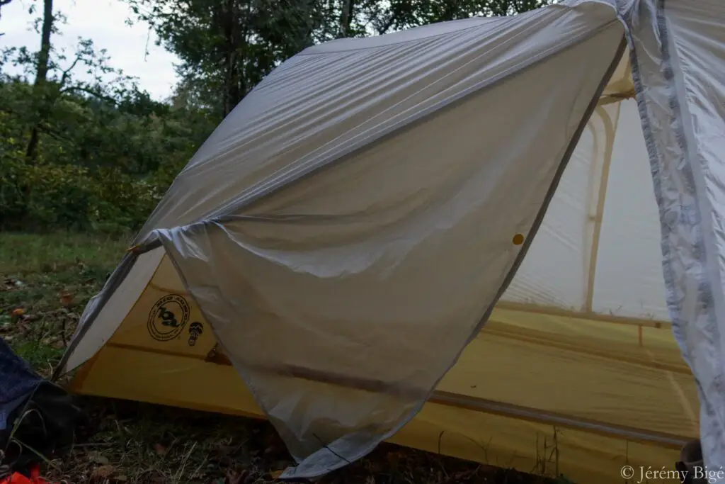 Accroche de la porte de la tente Big Agnes Tiger Wall UL2.