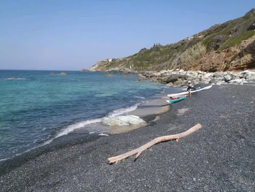 Le désert des Agriate après une grosse journée de kayak en Corse