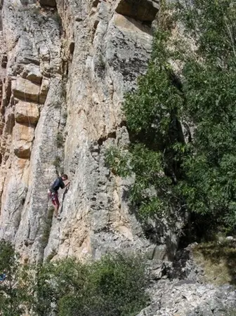 La fraicheur d'un matin de juin nous fait garder la polaire - couenne dans les Hautes-Alpes