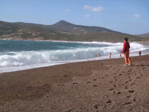 Journée de repos sur les plages après plusieurs jours de kayak en Corse