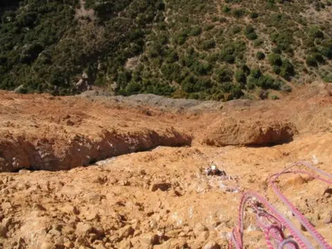 2 longueurs et déjà du gaz, on ne perd pas de temps à Riglos. escalade aux Mallos de Riglos