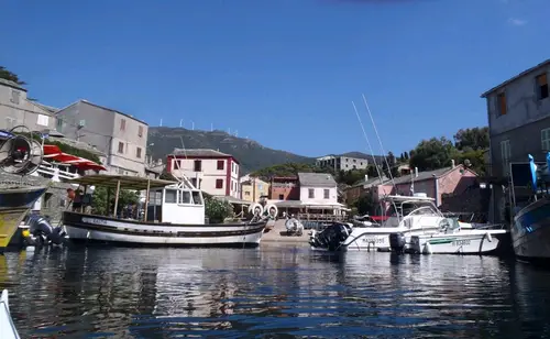 Port de Centuri escale durant notre itinérance en kayak en Corse