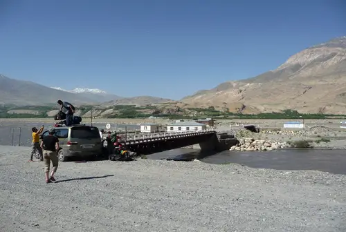 Arrivée à la frontière afghane pour notre trekking au Pamir