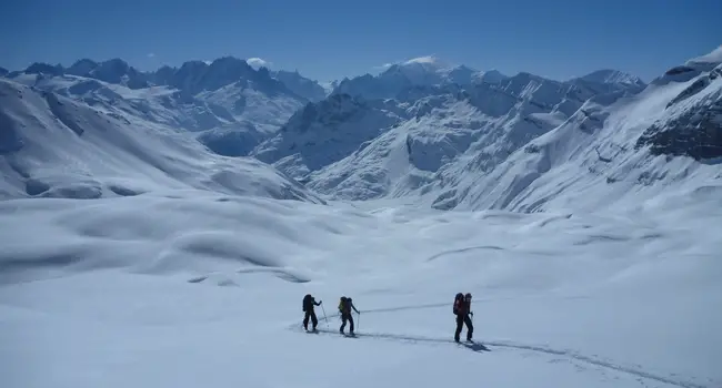 J2, arrivée au col de la tour salière durant notre raid ski de randonnée dans le Chablais