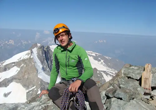 Conditions idéales chaud et pas de vent, en micro-polaire à 3983m lors de la traversée des arêtes de la meije