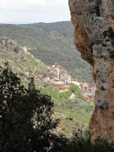 Petit village de Tartareu perdu au cœur de la Catalogne, - 2012 - CP. Florian DESJOUIS - escalade en Catalogne