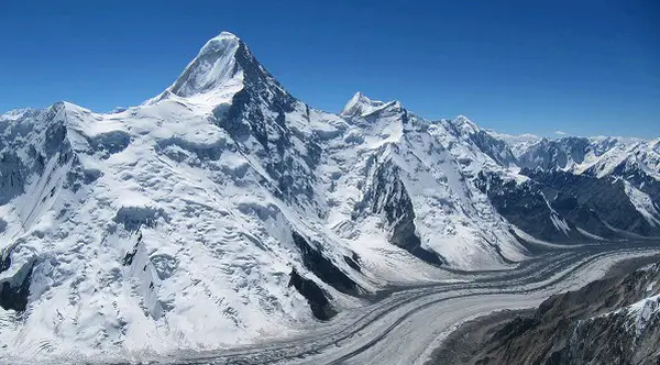 Mont enneigé Khan Tengri