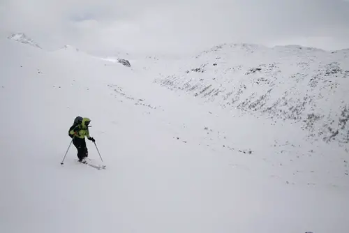 Première descente lors du raid ski de randonnée en Norvège
