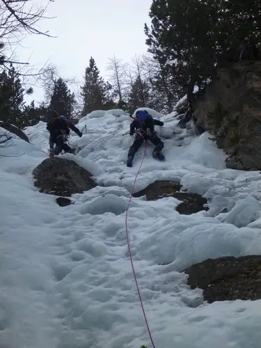 Fente du Y en pente douce, nous arrivons sur le GR durant le séjour Alpinisme à Ceillac