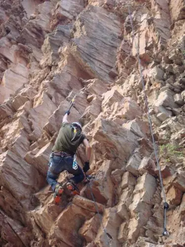 Dry tooling dans le massif des écrins