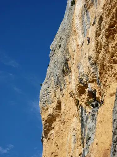  c'est spité mais il faut serrer ! lors de notre trip escalade à Vilanova de Meià