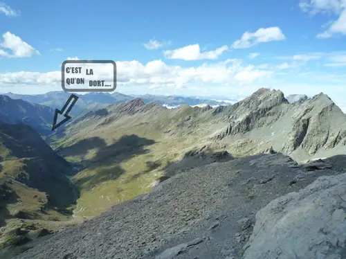 Vallon de Soustra ciel bleu VTT au Queyras