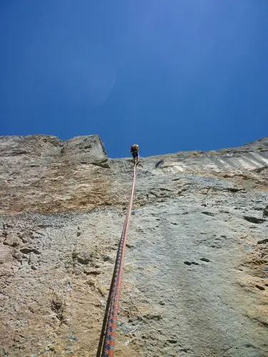 Belle ambiance dans le haut des rappels lors de notre sortie grimpe dans la vallée de la Guisane 