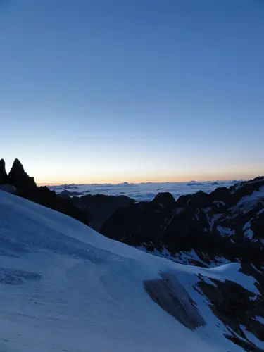 Levé de soleil sur une belle mer de nuages alors que. Prise par FD lors de l