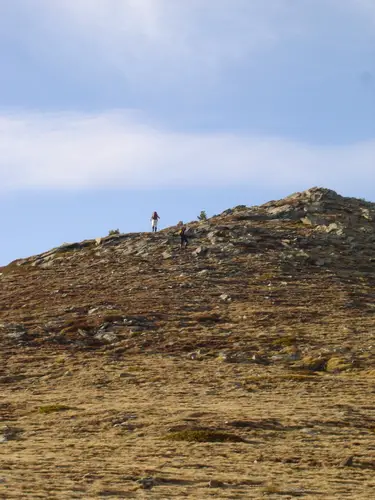 Départ de j2, les sacs légers et le pas leste, nous partons pour l'assaut final durant l'ascension du Canigou