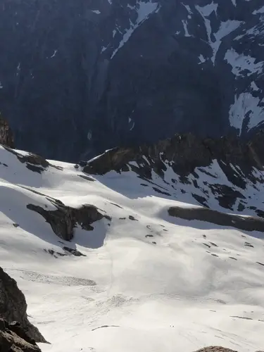 Vue sur la descente qui nous attend et le refuge Adèle Planchard. Prise par FD lors de l'initiation alpinisme