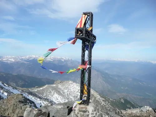 L'improbable rencontre entre la catalogne et le Tibet durant l'ascension du canigou