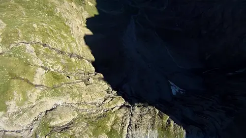 paysage à vitesse grand V durant mon vol en wingsuit