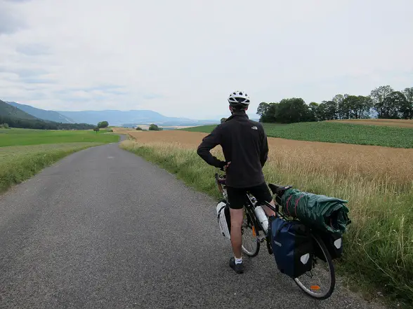 Au dessus du léman dans les contreforts du Jura durant le tour de suisse en vélo 