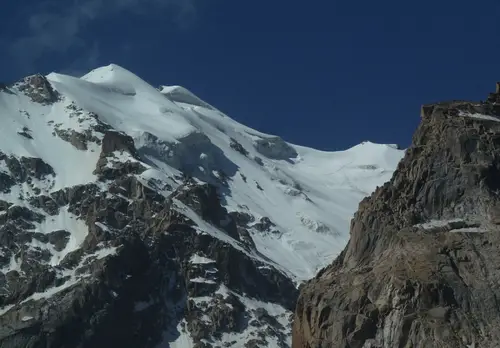 Koh-e-Kalat au Pamir: une partie de notre trace est visible à droite