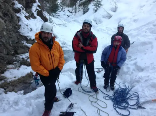 L'équipe au complet du stage de cascade de glace avec ICE FALL
