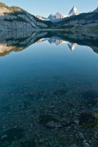 Lac au pied du Mt Assiniboine durant notre Trek en Colombie Britannique