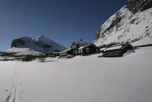 Le hameau de Gjendebu lors du séjour ski de randonnée en Norvège