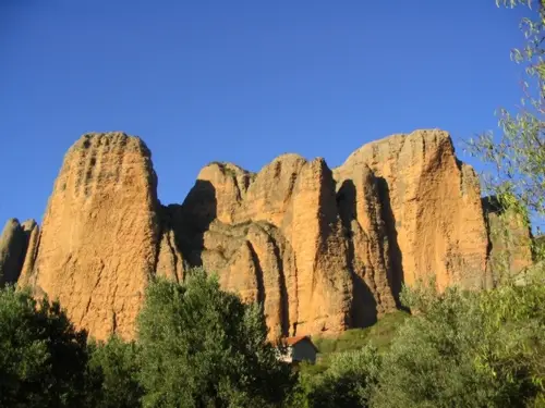 Le point de vue sur les Riglos du bivouac, il n'y plus qu'à choisir le programme du lendemain. escalade aux Mallos de Riglos