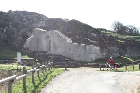 Mandeure-theatre romain -avril 2011-www.partir-en-vtt.com - traversée du massif Jurassien