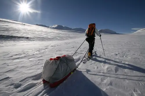 Montée avec les pulkas en direction du refuge d'Olavsbu en Norvège