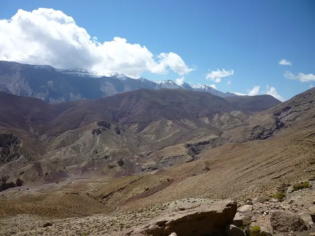 Magnifique photo qui montre au loin la chaîne du M'goun - 2009 - CP F. Desjouis