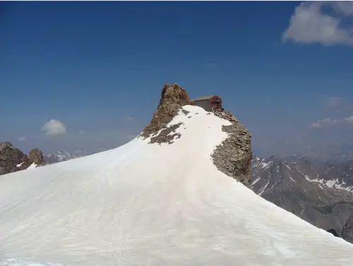 Refuge de l'Aigle lors de notre traversée des arêtes de la Meije