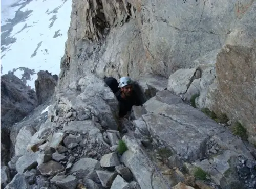 Sortie d'un pas d'escalade avant la dalle des autrichiens durant notre traversée des arêtes de la Meije