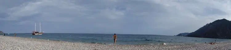 On ne rechigne pas à un plouf quand ça n'est pas la plage de palavas les flots... durant notre séjour Escalade grande voie en Turquie