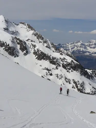 Une neige qui est déjà à point, nous sommes un peu en retard aujourd'hui à Panticosa en Espagne