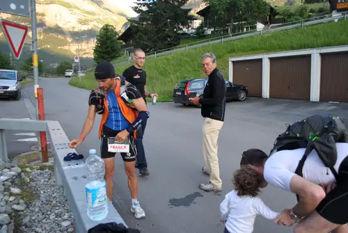 Arrivée à l'avant-dernier checkpoint, les dernier 8km avec 1100m D+au SWISSMAN Xtreme Triathlon