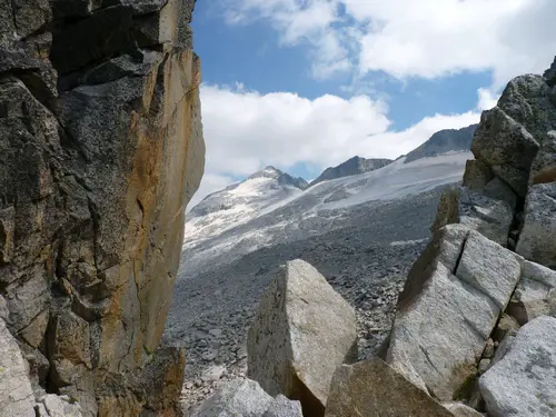 Vue du Portillon supérieur pour se rendre à l'Aneto