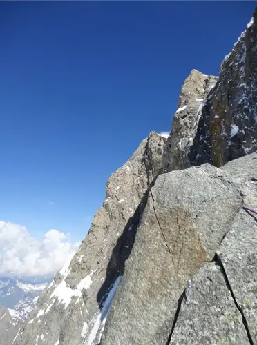 Depuis la brèche de la voie Slovène, pointe Whymper et éperon Walker