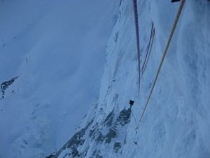 Ascension de la voie Ginat en Face Nord des Droites dans le Massif du Mont-Blanc