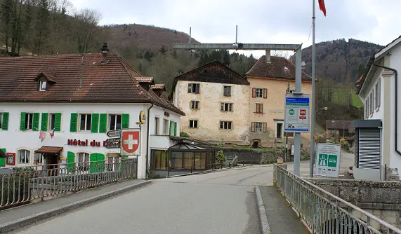 goumois-frontière suisse -avril 2011-www.partir-en-vtt.com - traversée du massif Jurassien