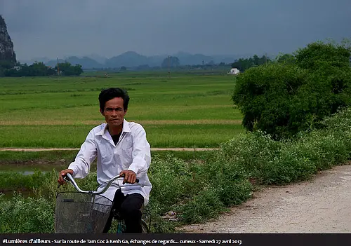 #Lumières d'ailleurs - Sur la route de Tam Coc à Kenh Ga, échanges de regards... curieux - Samedi 27 avril 2013