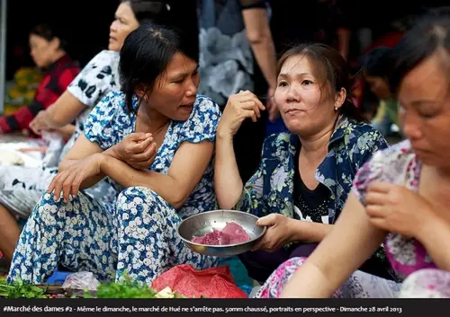 #Marché des dames #2 - Même le dimanche, le marché de Hué ne s'arrête pas. 50mm chaussé, portraits en perspective - Dimanche 28 avril 2013