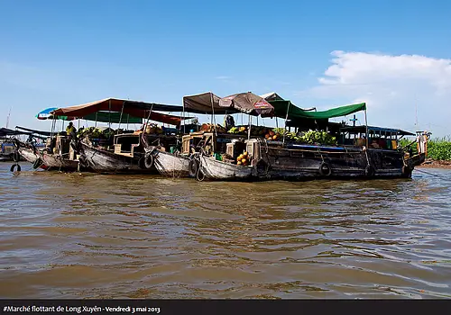 #Marché flottant de Cai Bè - Les bateaux chargés de marchandises s'amarrent les uns aux autres, pour vendre, acheter et échanger - Delta du Mékong - Jeudi 2 mai 2013