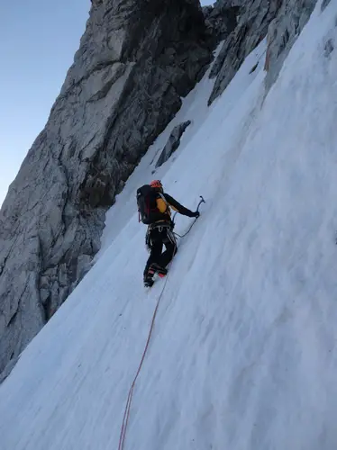 Juste avant les goulottes de la voie Slovène aux Grandes Jorasses