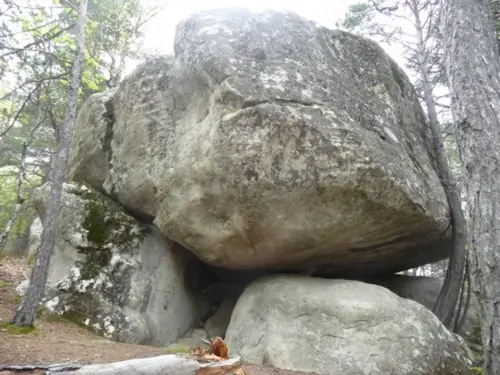 Les boules de grès caractéristiques de la Piste d'Argenton à Annot