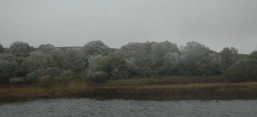 Beau paysage s'ouvrant à nous enfin au Réservoir de Veirières