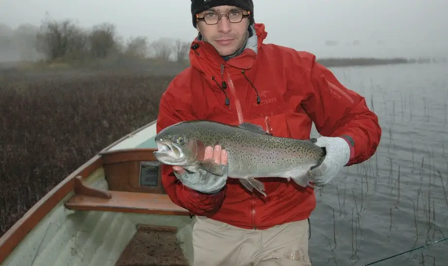 Une dernière belle truite Arc-en ciel prise au Réservoir de Veirières